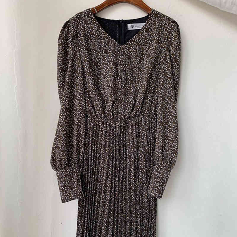 V-Neck Casual Loose Puff Long Dresses Vestidos Autumn Vintage Dress Women Floral Print Pleated Slimming 10502 210518