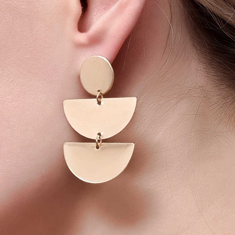 New Design Personality European & American Large Triple Circle Clip Earrings For Female Party Wedding Jewelry Y1010, Golden
New Design Personality European & American Large Triple Circle Clip Earrings For Female Party Wedding Jewelry Y1010, Golden