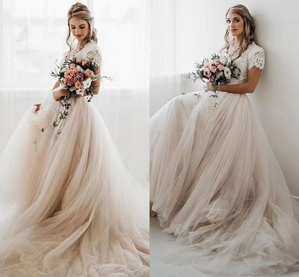 Romantic Tulle A Line Wedding Gowns Lace Appliqued Short Sleeves V Neck Vestidos De Novia Sweep Train Vintage Boho Garden Country Brides Marriage Robes AL9217, Champagne
Romantic Tulle A Line Wedding Gowns Lace Appliqued Short Sleeves V Neck Vestidos De Novia Sweep Train Vintage Boho Garden Country Brides Marriage Robes AL9217, Champagne