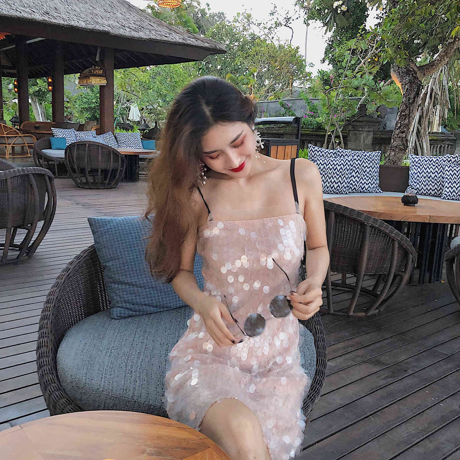 Summer sexy casual female Sequins Chic sweet Korea Ulzzang Harajuku ins Vintage fashion Spaghetti Strap plus size short dress 210608, Pink
Summer sexy casual female Sequins Chic sweet Korea Ulzzang Harajuku ins Vintage fashion Spaghetti Strap plus size short dress 210608, Pink