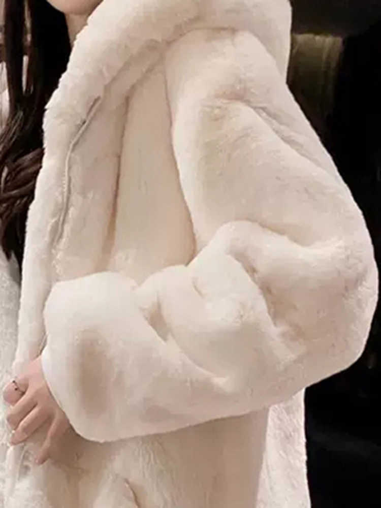 Lautaro Winter Fluffy Warm Soft White Oversized Faux Fur Jacket Women Long Sleeve Black Zip Up Faux Fur Sweatshirt Korean Hoodie 210917