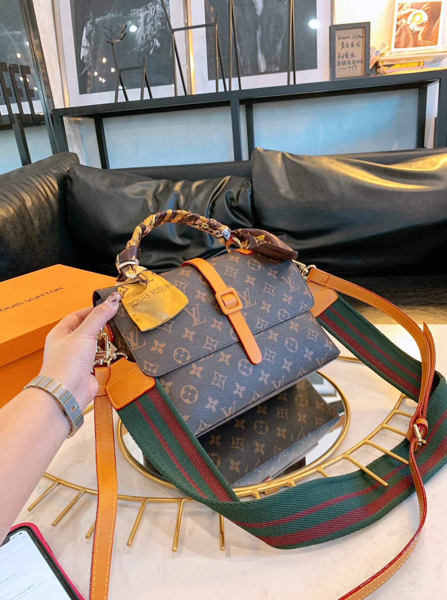 The Designers 2021 Soft Leather Women Handbag Logo Capacity Tote Bags Fashion Makeup Luxurys Brang Bag -L3330, Red;black
The Designers 2021 Soft Leather Women Handbag Logo Capacity Tote Bags Fashion Makeup Luxurys Brang Bag -L3330, Red;black