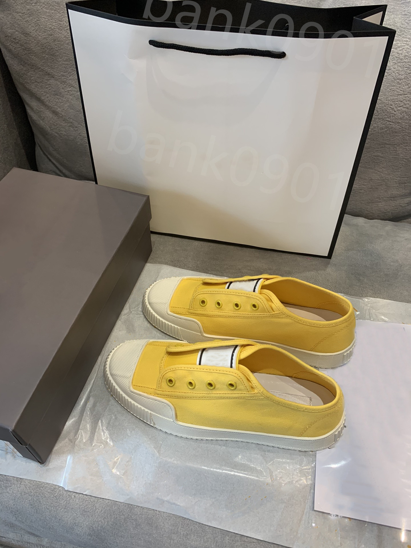 Designer Luxury Sneaker Little white shoes Breathable canvas genuine leather soft sole Couple style Dunks boots beach wedding dresses Casual shoes with box 35-40, Chose picture
Designer Luxury Sneaker Little white shoes Breathable canvas genuine leather soft sole Couple style Dunks boots beach wedding dresses Casual shoes with box 35-40, Chose picture