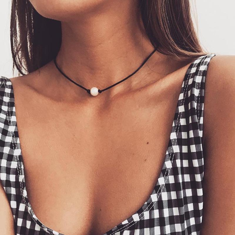 Chokers Choker Necklaces For Women Simple Handmade Black Rope Imitation 1 To 3 Pearl Bead Collarbone Chain Gift Fashion Jewelry KAN333
Chokers Choker Necklaces For Women Simple Handmade Black Rope Imitation 1 To 3 Pearl Bead Collarbone Chain Gift Fashion Jewelry KAN333