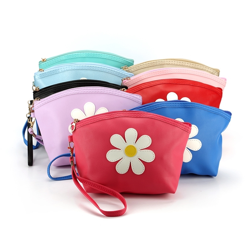 Korean small chrysanthemum storage factory Pu cosmetic waterproof solid color hand bag, Red
Korean small chrysanthemum storage factory Pu cosmetic waterproof solid color hand bag, Red