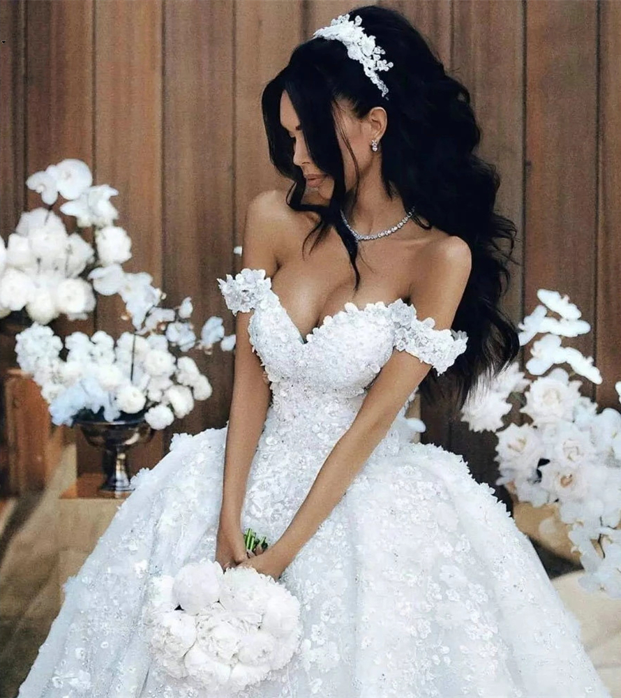 Princess 2022 Wedding Dresses Lace Appliqued Bridal Gowns Off The Shoulder Beaded Crystal Boho Country Robes De Mariée
