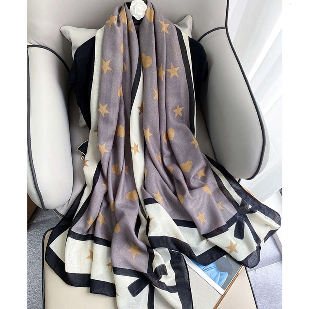 2021 new fashion urban women's banquet scarf charm colorful party simulation silk RQ10
2021 new fashion urban women's banquet scarf charm colorful party simulation silk RQ10