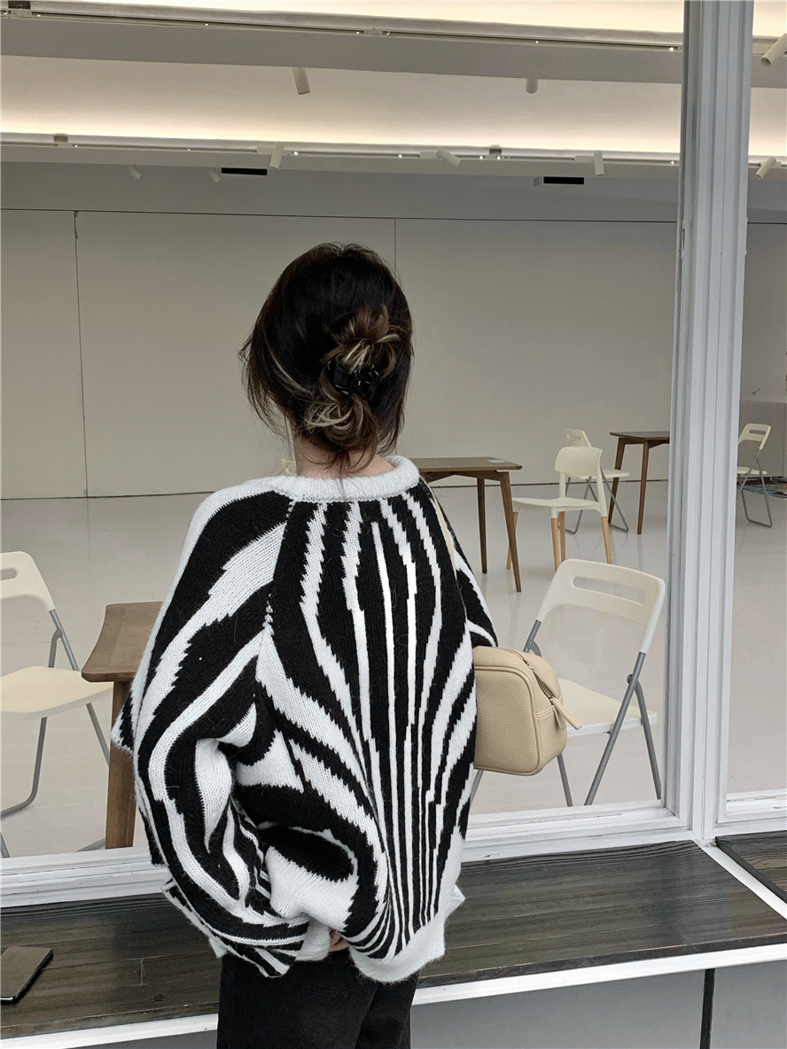 Vintage Zebra Striped Knitted Pullover Sweater Women Autumn Winter Long Puff Sleeve Hole Jumpers Ladies Tops 210506