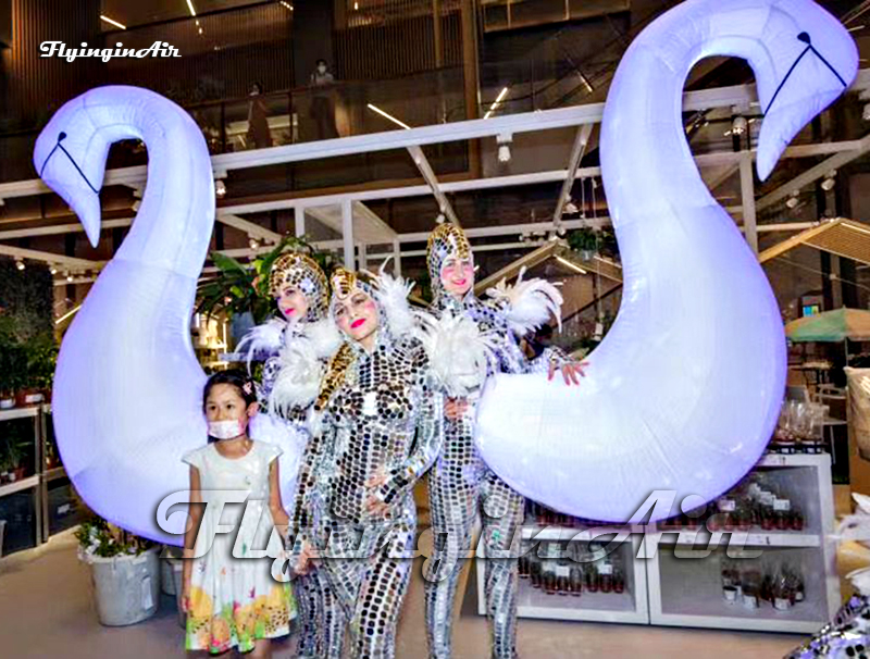 Amazing White Illuminated Walking Inflatable Swan Costume Parade Animal Balloon Wearable Blow Up Cygnus Puppet With LED Light For Event