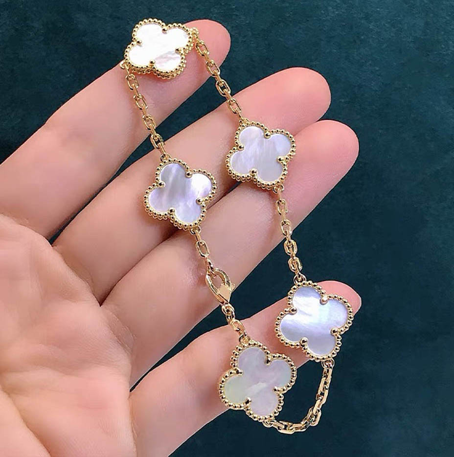 5 Colors Fashion Classic 4/Four Leaf Clover Charm Bracelets Bangle Chain 18K Gold Agate Shell Mother-of-Pearl for Women&Girls Wedding Mother's Day Jewelry Women GifEJ
5 Colors Fashion Classic 4/Four Leaf Clover Charm Bracelets Bangle Chain 18K Gold Agate Shell Mother-of-Pearl for Women&Girls Wedding Mother's Day Jewelry Women GifEJ