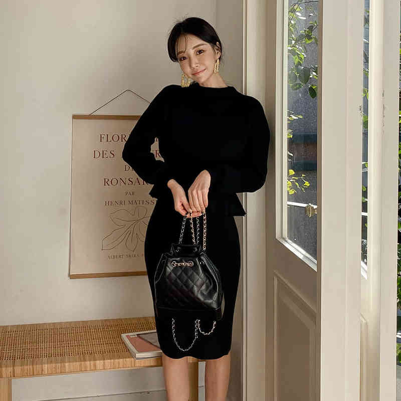 Autumn and winter Knitted O-neck Sweater Skirts 2 Piece Sets Women Two High waist Bag hip skirt 210506