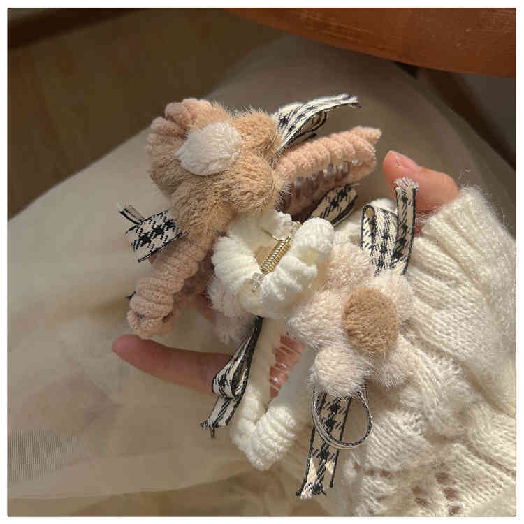 Hair Accessories South Korean Plush Flower pin Back of Head Grasping Clip Temperament Lovely Shark Headdress pin