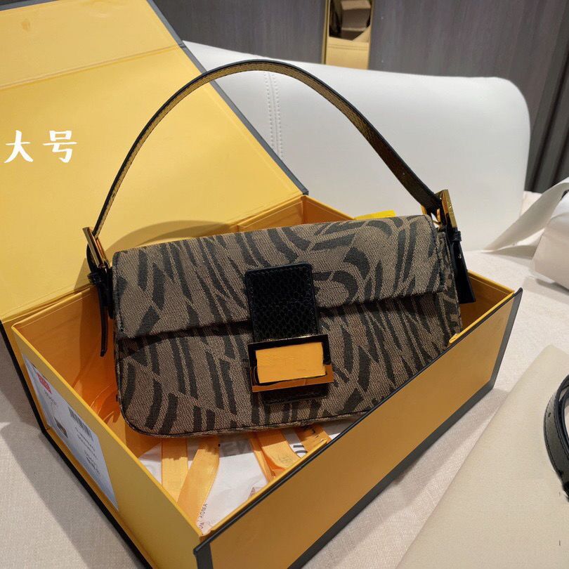 Baguette Women Luxurys Designers Shoulder Bags Fashion Full Letter Womens Handbags Purses Designer Underarm Bag Small Totes
Baguette Women Luxurys Designers Shoulder Bags Fashion Full Letter Womens Handbags Purses Designer Underarm Bag Small Totes