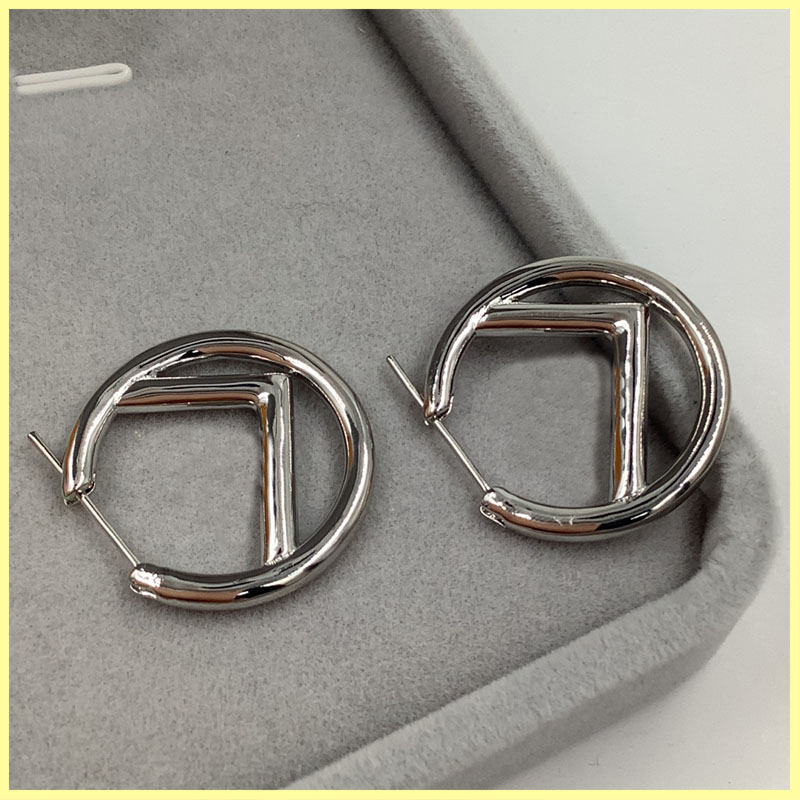 Women Earings Designer Accessories F Letters With Box Womens Luxury Jewelry 925 Silver Earring Studs Pearl Earrings Necklace New 21101501R
Women Earings Designer Accessories F Letters With Box Womens Luxury Jewelry 925 Silver Earring Studs Pearl Earrings Necklace New 21101501R