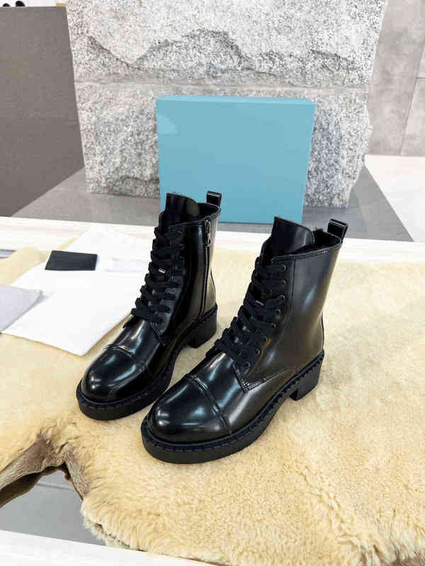 Boots Winter Motorcycle Leisure And Warm Thick-soled Locomotive Martin Bright Open Side Beads Comfortable Foot Feel Fashion Style 1111
Boots Winter Motorcycle Leisure And Warm Thick-soled Locomotive Martin Bright Open Side Beads Comfortable Foot Feel Fashion Style 1111