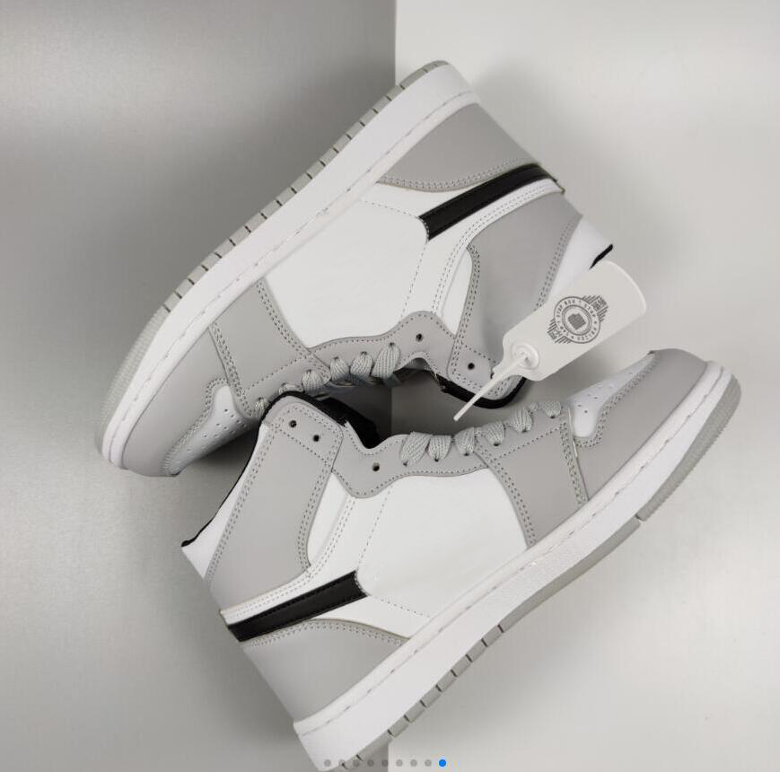 Jumpman 1 Mens Basketball shoes 1s Grey Bred Toe Men Women trainer Sports Sneakers 554725-092
Jumpman 1 Mens Basketball shoes 1s Grey Bred Toe Men Women trainer Sports Sneakers 554725-092