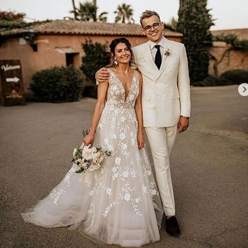 Gali Karten 2021 A line Boho Wedding Dresses Sexy Deep V Neck Lace Appliqued Illusion Tulle Bridal Gowns, Ivory
Gali Karten 2021 A line Boho Wedding Dresses Sexy Deep V Neck Lace Appliqued Illusion Tulle Bridal Gowns, Ivory