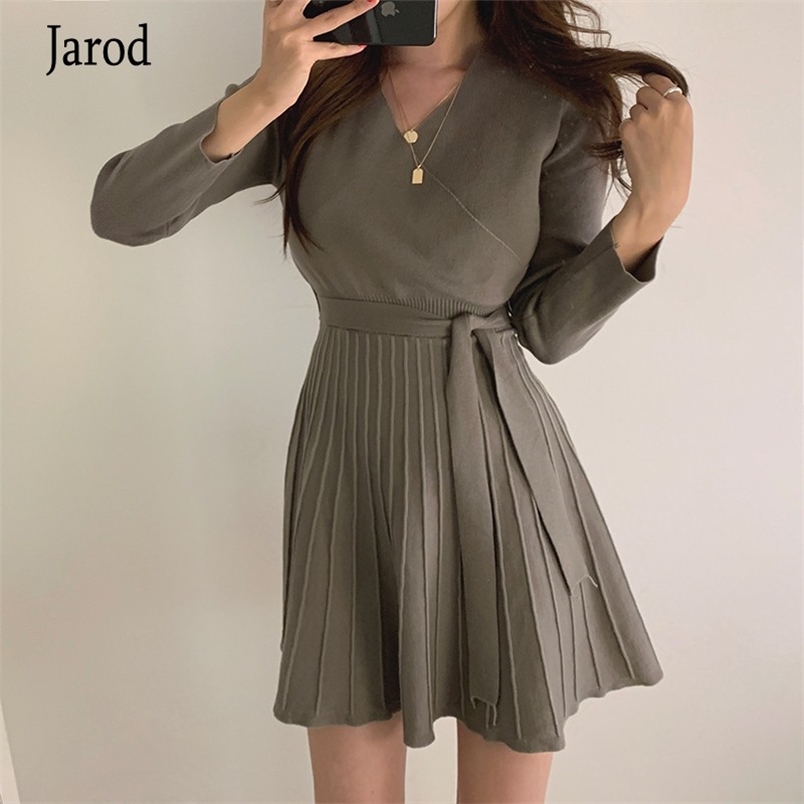 Elegant V-Neck Long Sleeve Knitted Dress Autumn Women Office Casual Lace-up Pleated Female Pullover Sweater 210519, Photo color
Elegant V-Neck Long Sleeve Knitted Dress Autumn Women Office Casual Lace-up Pleated Female Pullover Sweater 210519, Photo color