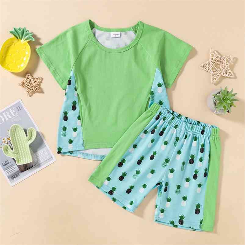 Summer Children Sets Short Sleeve Patchwork Green T-shirt Print Pineapple Shorts Cute Girls Boys Clothes Set 18M-6T 210629
Summer Children Sets Short Sleeve Patchwork Green T-shirt Print Pineapple Shorts Cute Girls Boys Clothes Set 18M-6T 210629