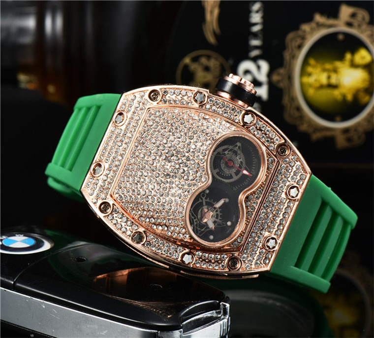 7-watches mens luxury designer diamond surface silicone strap stainless steel case montre de luxe quartz movement chronograph Gold watch, No watch 
7-watches mens luxury designer diamond surface silicone strap stainless steel case montre de luxe quartz movement chronograph Gold watch, No watch
