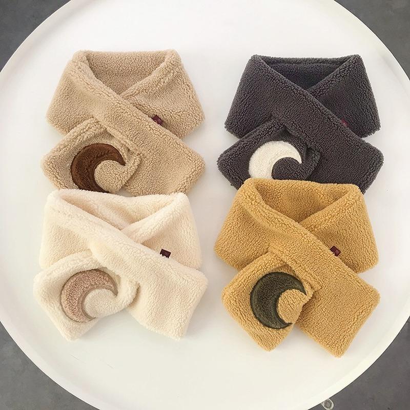 Scarves Woman Scarf Berber Fleece Neckerchief Ring Moon Pattern Young Girl Bib Keep Warm Fur Collar Scarfs For Ladies Accesories
Scarves Woman Scarf Berber Fleece Neckerchief Ring Moon Pattern Young Girl Bib Keep Warm Fur Collar Scarfs For Ladies Accesories