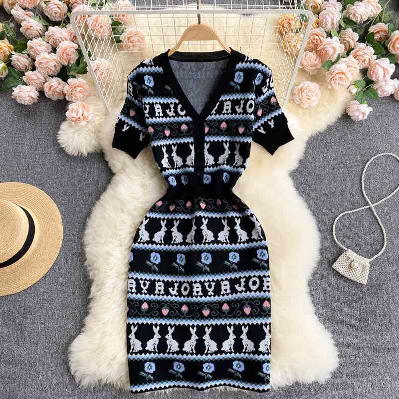 Cartoon Image Dress V-neck Temperament Fashion Slim Fit Woman Dress Short Sleeve Dresses For Women Summer 210515