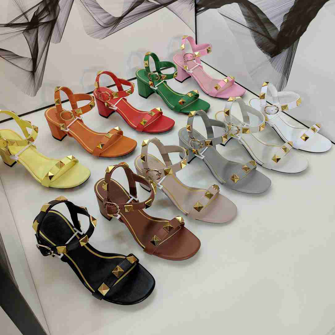 Rivets Double Button Sandals 6.5cm High Heeled New Ladies Pearl Slippers Colorful Letters Fashion Popular Womens Style Brand Shoe Ladie Beig, Black
Rivets Double Button Sandals 6.5cm High Heeled New Ladies Pearl Slippers Colorful Letters Fashion Popular Womens Style Brand Shoe Ladie Beig, Black