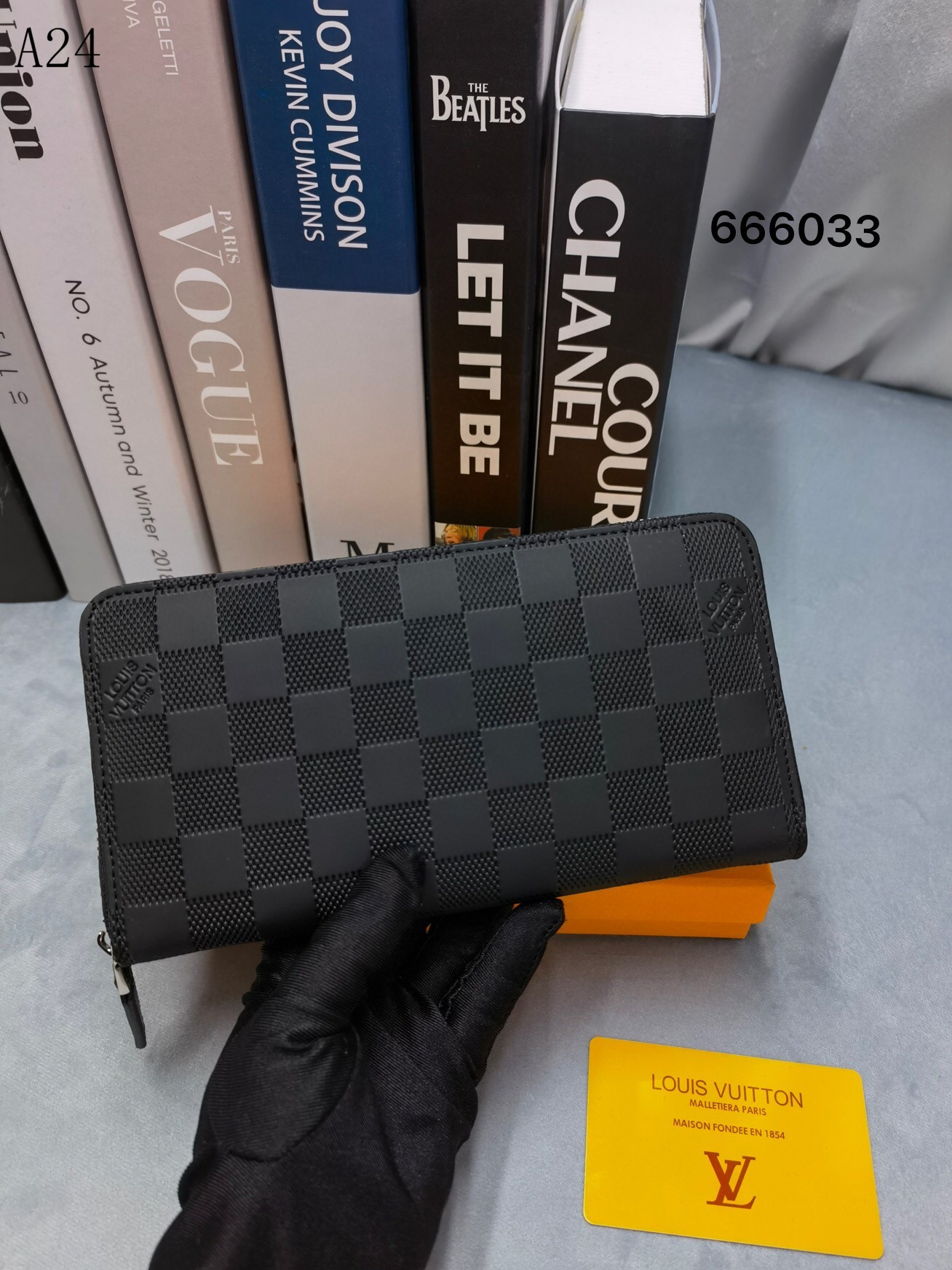 02 High Quality Luxurys fashion Wallet in box Genuine Leather Zipper good price, Red;black
02 High Quality Luxurys fashion Wallet in box Genuine Leather Zipper good price, Red;black