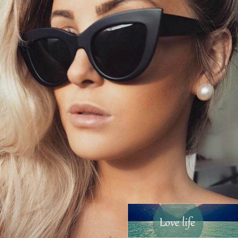 New Retro Fashion Sunglasses Women Brand Designer Vintage Cat Eye Black Sun Glasses Female Lady UV400 Oculos Factory price expert design Quality Latest Style
New Retro Fashion Sunglasses Women Brand Designer Vintage Cat Eye Black Sun Glasses Female Lady UV400 Oculos Factory price expert design Quality Latest Style
