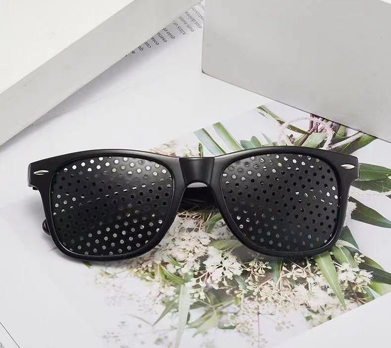 pinhole eyeglasses rice nail porous anti-fatigue eye anti-myopia ome processing, White;black
pinhole eyeglasses rice nail porous anti-fatigue eye anti-myopia ome processing, White;black