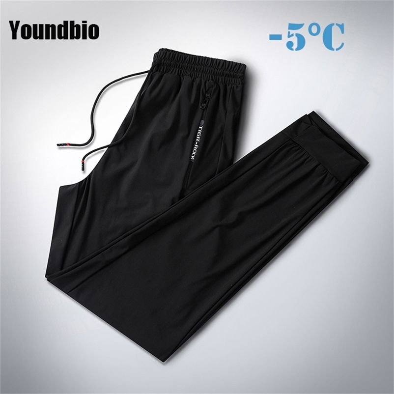 Summer Ice Silk Sweatpants Men Quick Dry Breathable Loose Fitness Belted Straight Pants Slim Stretch Cool Casual Men Pants 7XL 211108, Black straight
Summer Ice Silk Sweatpants Men Quick Dry Breathable Loose Fitness Belted Straight Pants Slim Stretch Cool Casual Men Pants 7XL 211108, Black straight
