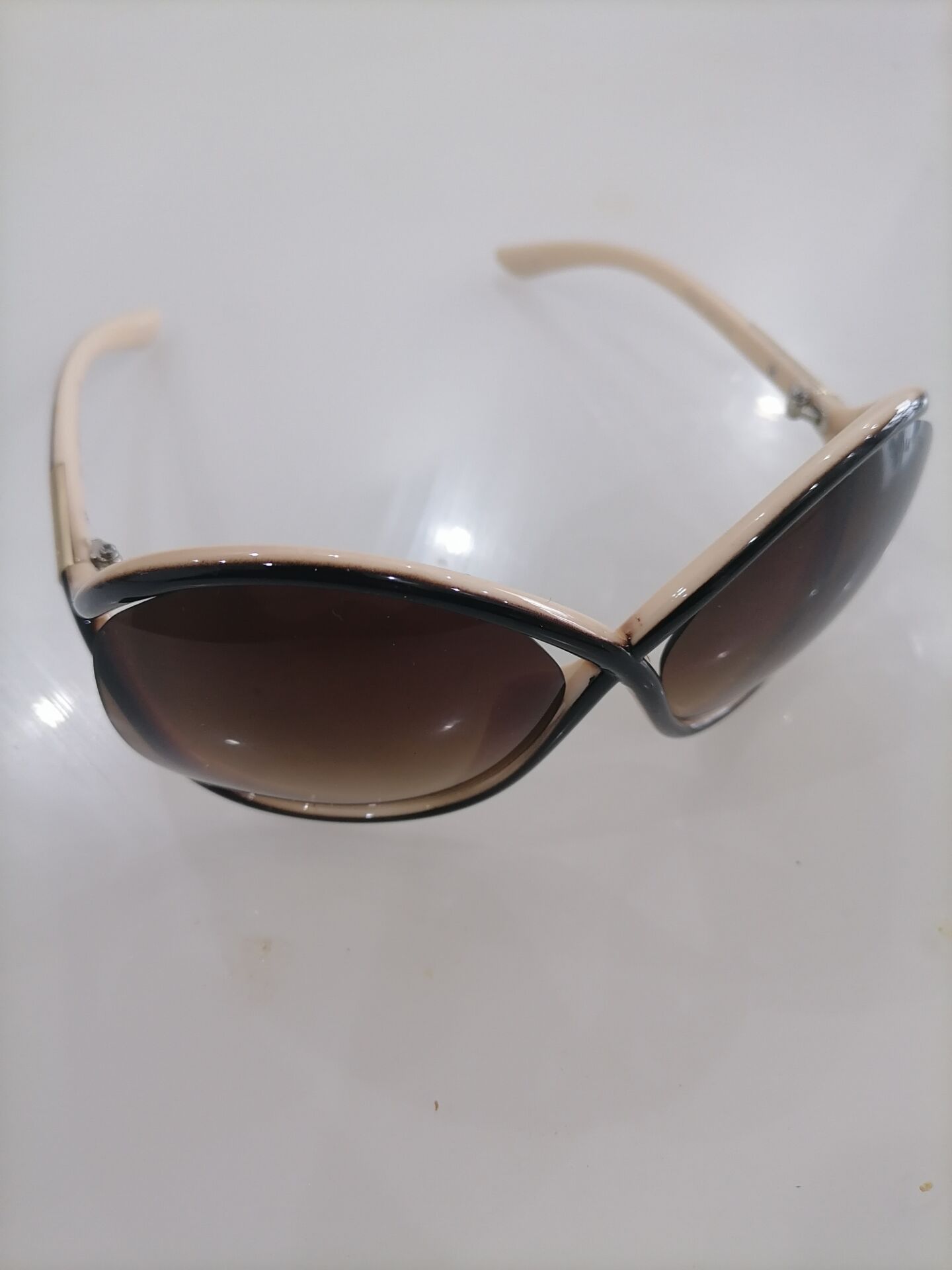 Ford High Woman For Qualtiy 0394 Brand Eyewear With Designer Fashion Erika Sunglass Luxury Man Tom Sun Glasses, White;black
Ford High Woman For Qualtiy 0394 Brand Eyewear With Designer Fashion Erika Sunglass Luxury Man Tom Sun Glasses, White;black