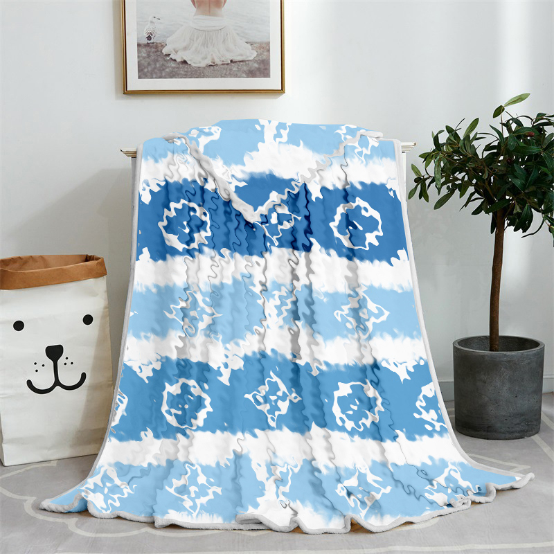 Luxurious letter pattern Home Designer Blanket Cashmere Bed Sofa Thick Nap Travel Multi Function Winter Shawl Blankets
Luxurious letter pattern Home Designer Blanket Cashmere Bed Sofa Thick Nap Travel Multi Function Winter Shawl Blankets