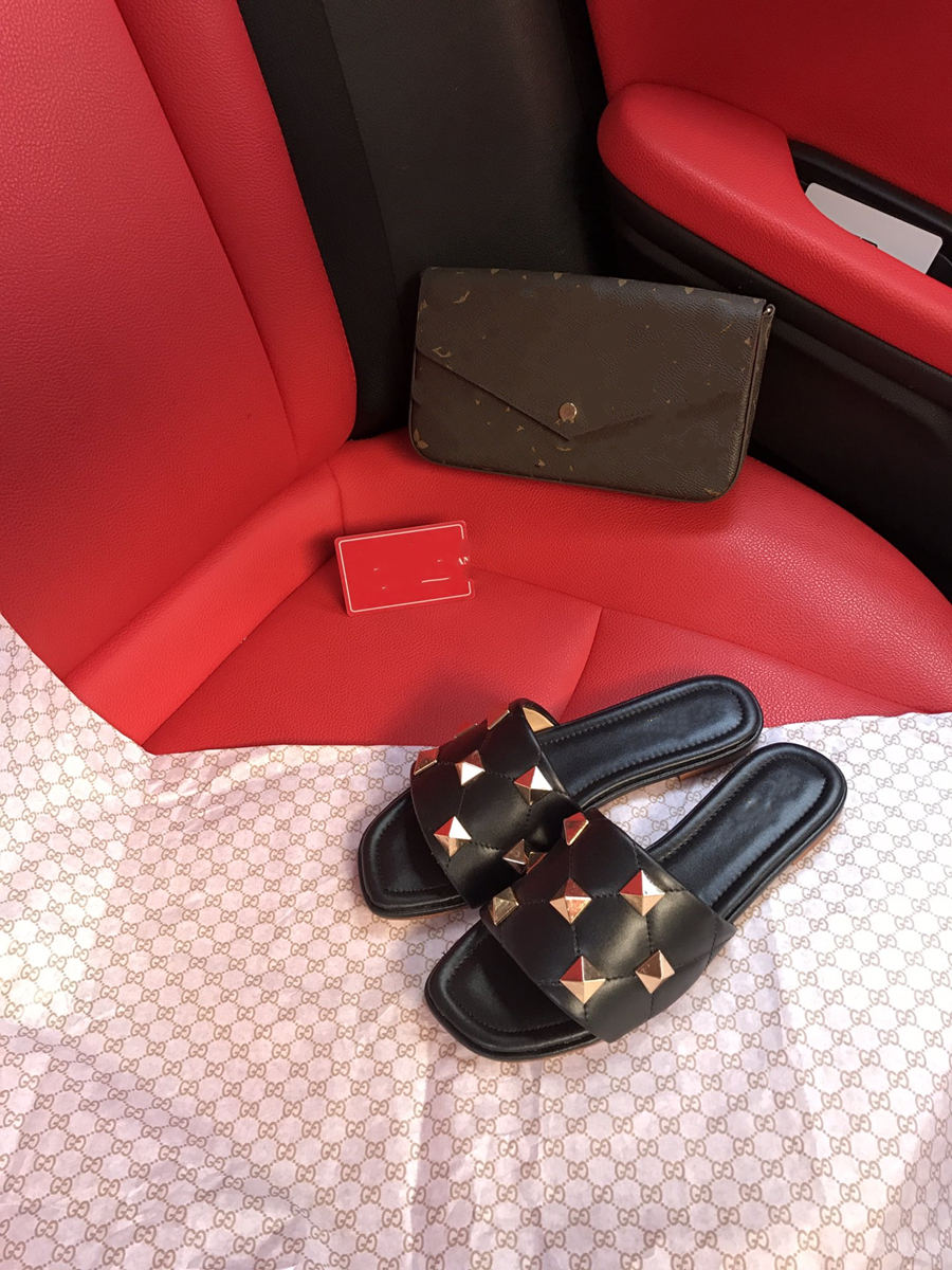 Valentino
Shoes Luxurys Designers Shoes 2021 fashion sandals high heels high quality imitation counter brand sandals high heels k22
Valentino
Shoes Luxurys Designers Shoes 2021 fashion sandals high heels high quality imitation counter brand sandals high heels k22