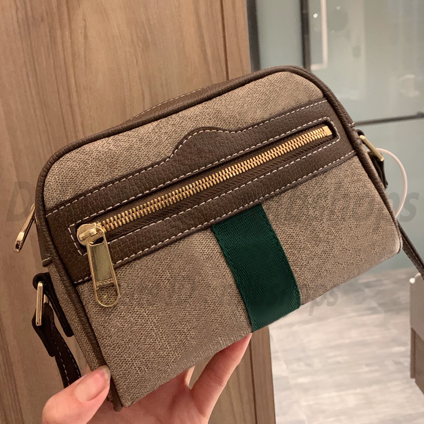 High Quality luxurys designers Fashion womens CrossBody Clutch Bags Genuine Leather saddle Handbag ladies 2021 Shoulder Bag purse Totes Handbags, No bags
High Quality luxurys designers Fashion womens CrossBody Clutch Bags Genuine Leather saddle Handbag ladies 2021 Shoulder Bag purse Totes Handbags, No bags