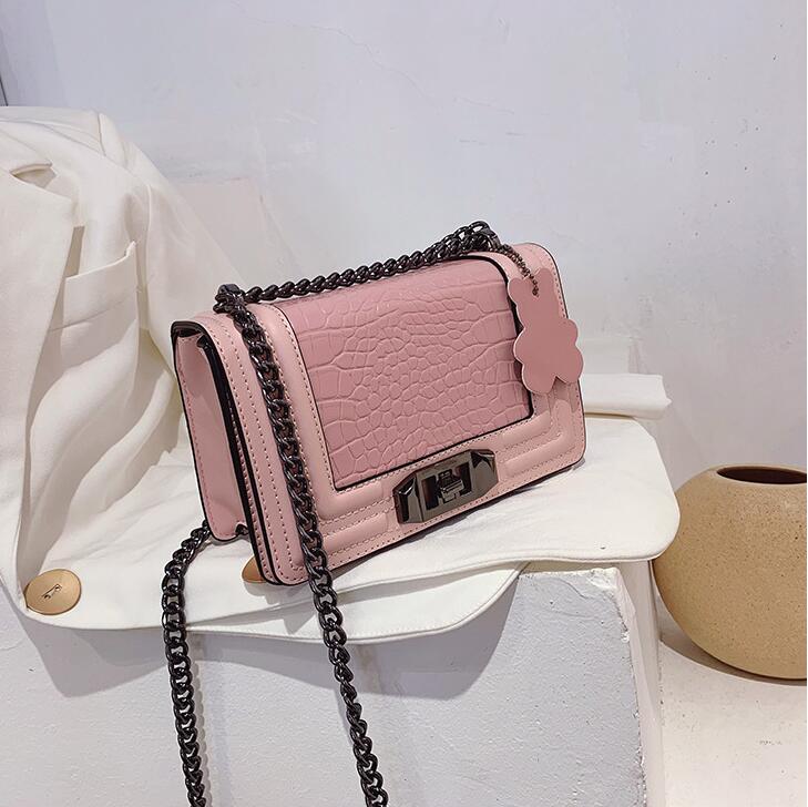 Factory wholesale embossed leather women chain bag retro Joker crocodiles shoulder bags street trend Alligator handbags personality buckle womens handbag
Factory wholesale embossed leather women chain bag retro Joker crocodiles shoulder bags street trend Alligator handbags personality buckle womens handbag