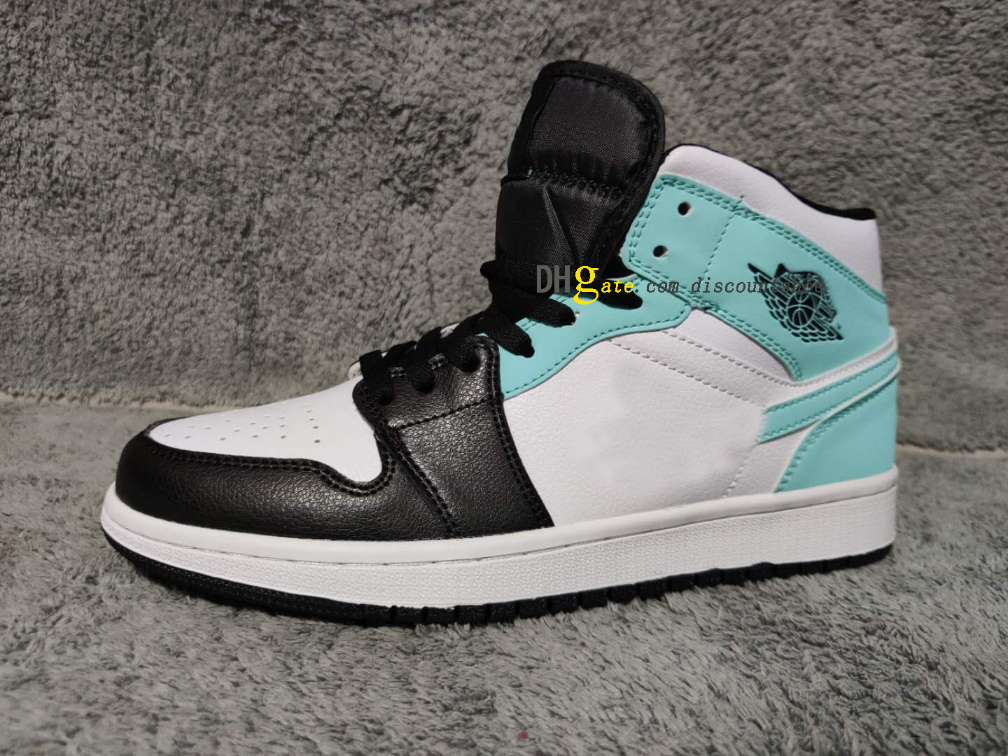 1 Mid Tropical Twist Basketball shoes 1s Mens Womens shoe Sneakers for size 36-46 554724 132, 555112 603
1 Mid Tropical Twist Basketball shoes 1s Mens Womens shoe Sneakers for size 36-46 554724 132, 555112 603