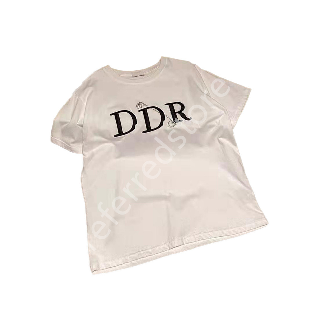 2021 Womens Mens Designers T Shirts Tshirts Fashion Letter Printing Short Sleeve Lady Tees Luxurys Casual Dio Clothes women s clothing 21ss 001, White 
2021 Womens Mens Designers T Shirts Tshirts Fashion Letter Printing Short Sleeve Lady Tees Luxurys Casual Dio Clothes women s clothing 21ss 001, White