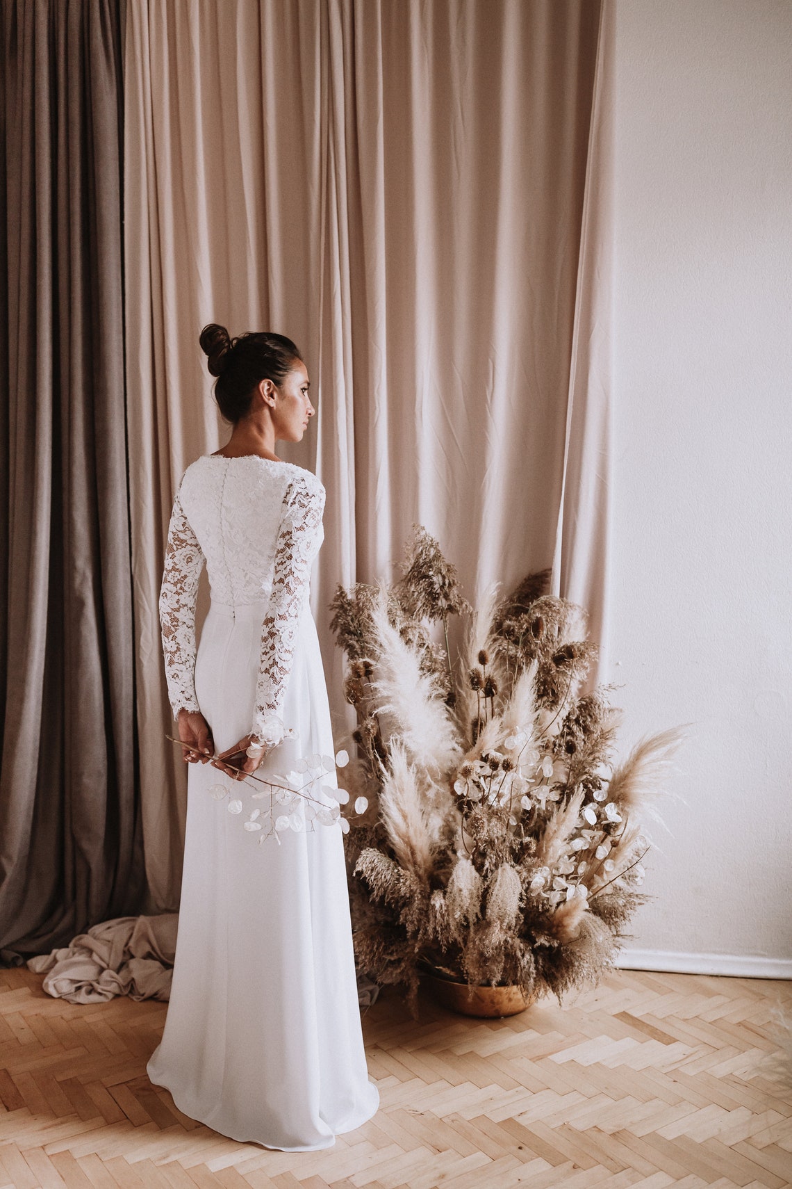 Rustic Lace Long Sleeve Wedding Dress A Line Jewel Neck Romantic White Country Bridal Gowns Floor Length Vestidos De Novia Custom Made Bride Dresses 2
