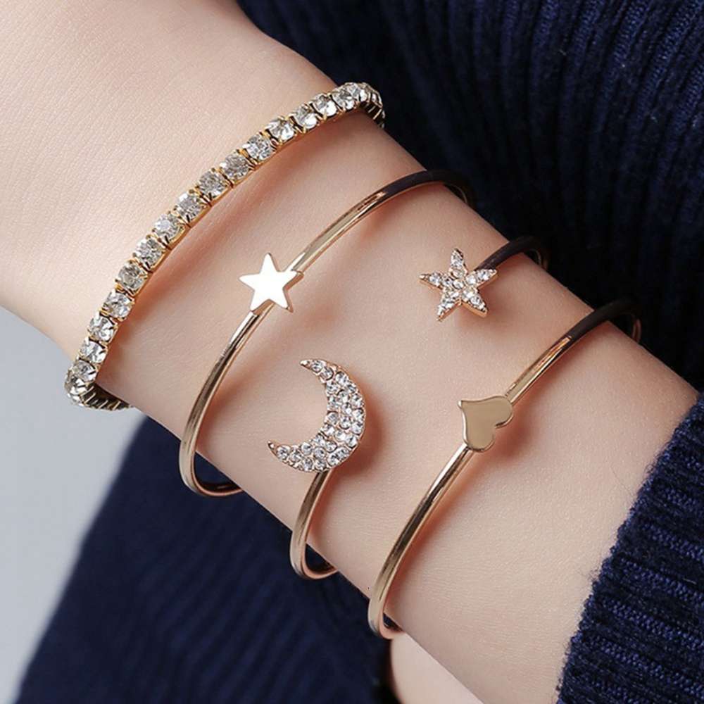 Hand catenary Simple and fashionable jewelry, moon inlaid diamond smooth face peach heart star bracelet, four piece set of hand ornaments, Golden;silver
Hand catenary Simple and fashionable jewelry, moon inlaid diamond smooth face peach heart star bracelet, four piece set of hand ornaments, Golden;silver