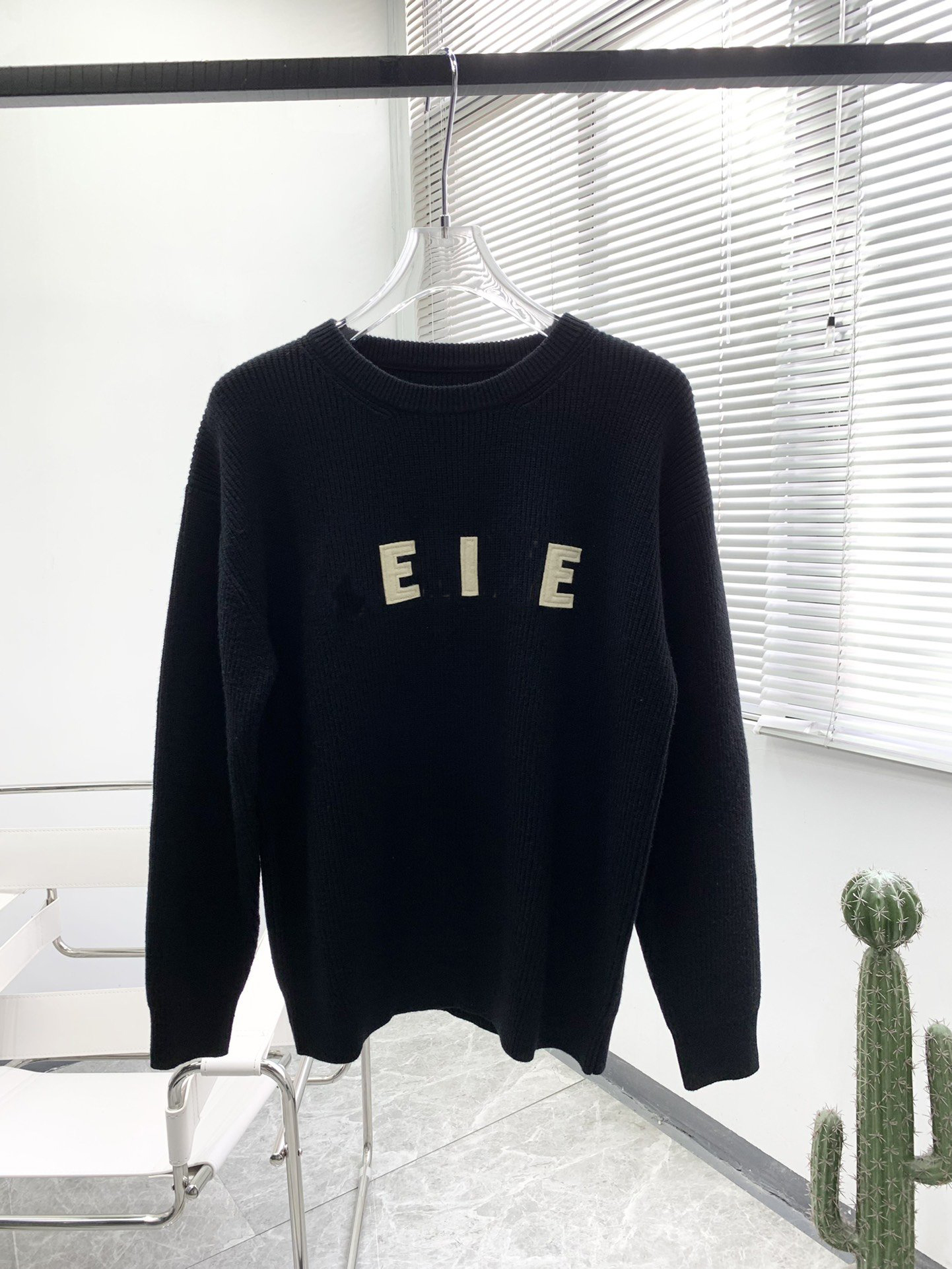21ss Designers Sweaters luxury Mens Womens Color Letter embroidery Man Paris Fashion Tee Top Quality Tees Street long Sleeve luxurys white black 09
21ss Designers Sweaters luxury Mens Womens Color Letter embroidery Man Paris Fashion Tee Top Quality Tees Street long Sleeve luxurys white black 09