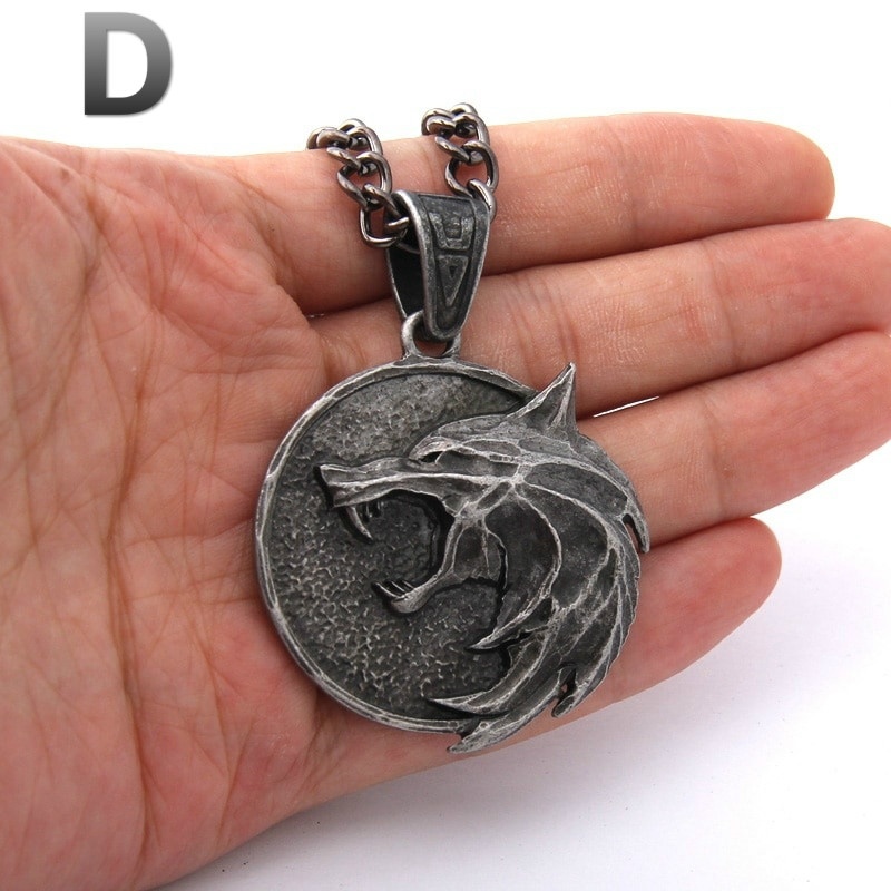 New Arrival The Wizard Wolf Head Pendant Necklace for The Witcher 3 Geralt with A The Wild Hunt 3 Figure TV