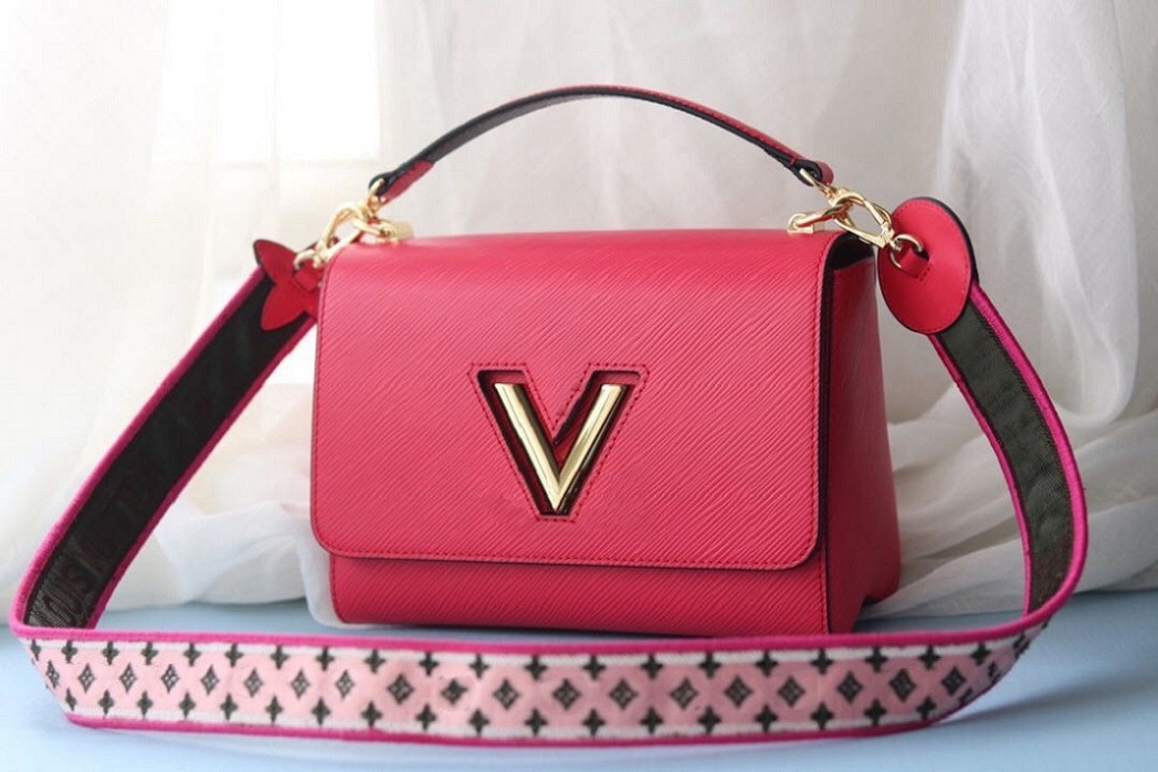 Original high quality luxury designer bag Mono Twist handbag totes Purses Mm size tote handbags Women Brand classic Style Genuine Leather Shoulder Bags free ship, Black
Original high quality luxury designer bag Mono Twist handbag totes Purses Mm size tote handbags Women Brand classic Style Genuine Leather Shoulder Bags free ship, Black