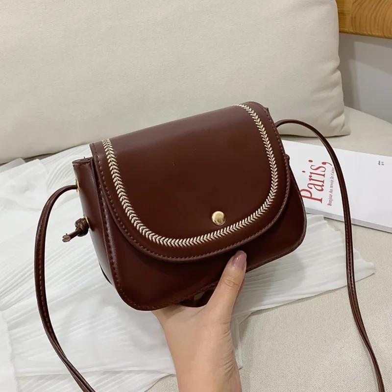Evening Bags Casual Vintage Designer Crossbody Bag Women Hand Fashion Flap Pocket Hasp Summer Shoulder Basic PU Satchel
Evening Bags Casual Vintage Designer Crossbody Bag Women Hand Fashion Flap Pocket Hasp Summer Shoulder Basic PU Satchel
