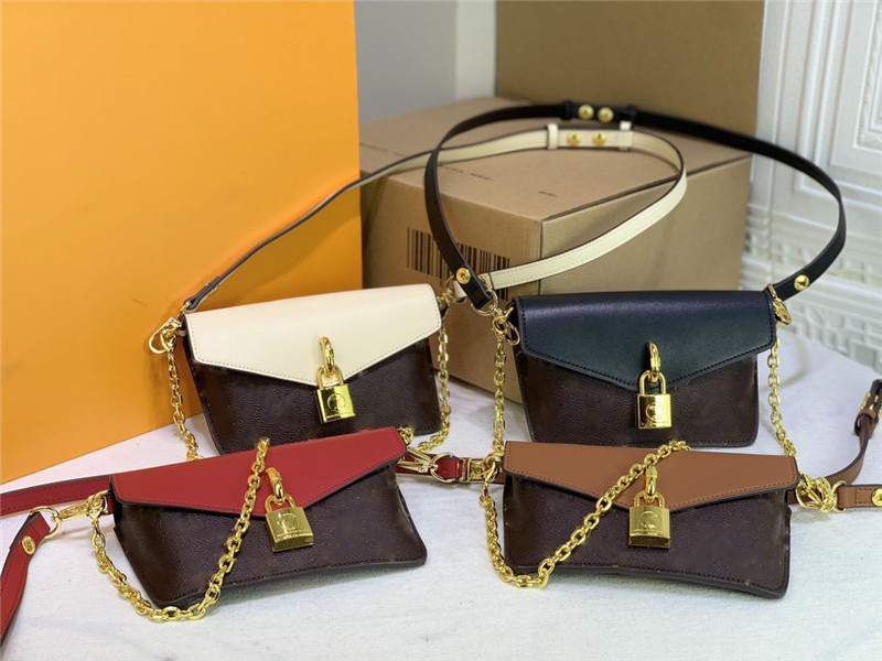 Designer Luxury Padlock on Strap Chain Cross Body Handbag Shoulder Bag M80559 M80559 Size: 19/11/3CM, Don't pay it
Designer Luxury Padlock on Strap Chain Cross Body Handbag Shoulder Bag M80559 M80559 Size: 19/11/3CM, Don't pay it