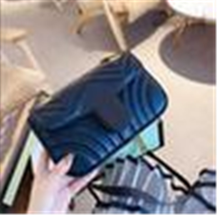 2mbags92021 hot new high quality chain shoulder fashion bag casual fashion bag tassel decoration single shoulder handbag
2mbags92021 hot new high quality chain shoulder fashion bag casual fashion bag tassel decoration single shoulder handbag