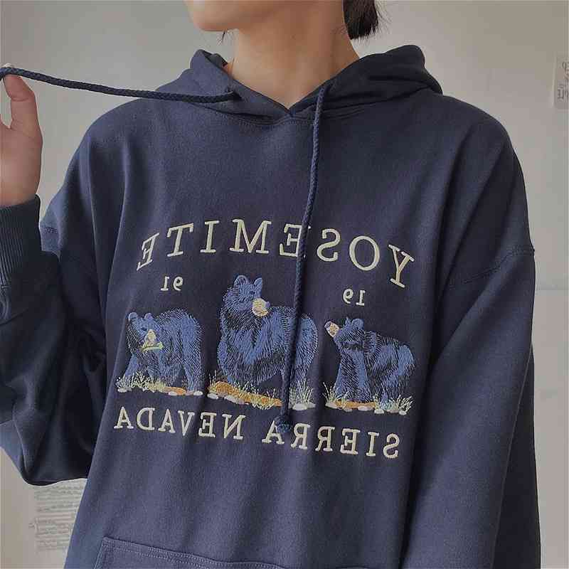 Three little bears embroidered Hoodie women's autumn and winter new loose large student sweater top fashion, Navy
Three little bears embroidered Hoodie women's autumn and winter new loose large student sweater top fashion, Navy