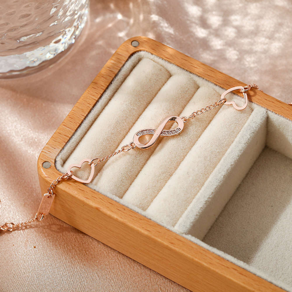 Simple and fashionable 8-shaped Bracelet heart-shaped diamond bracelet night market, Golden;silver
Simple and fashionable 8-shaped Bracelet heart-shaped diamond bracelet night market, Golden;silver
