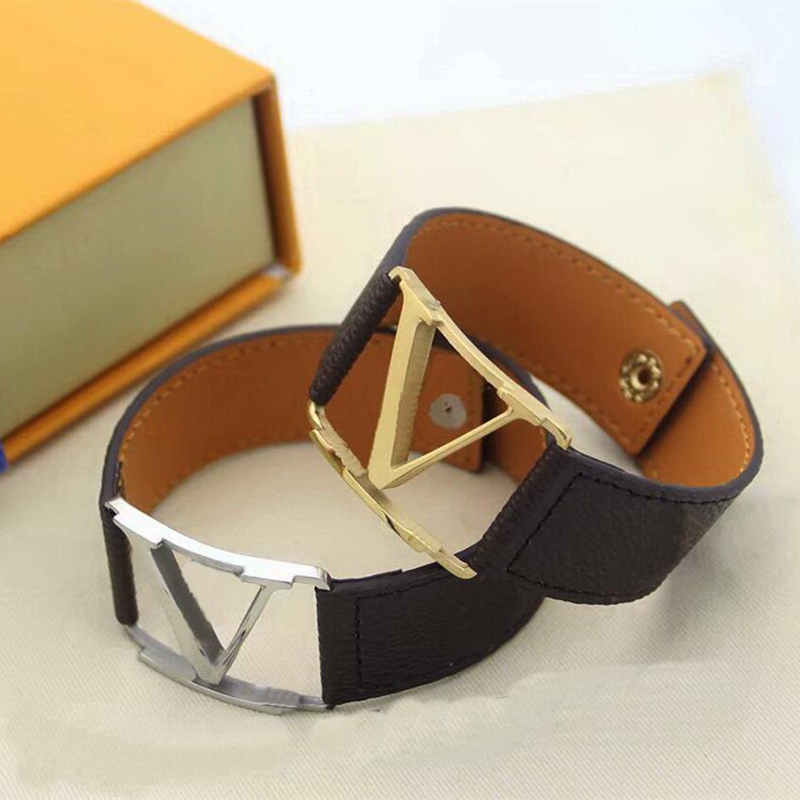 Designer Bracelet Europe America Fashion Lady Women Print Letter Flower Pattern Design Hollow Out Engrave V Metal Wide Leather Bracelets Bangle 2 Color -LA1431
Designer Bracelet Europe America Fashion Lady Women Print Letter Flower Pattern Design Hollow Out Engrave V Metal Wide Leather Bracelets Bangle 2 Color -LA1431
