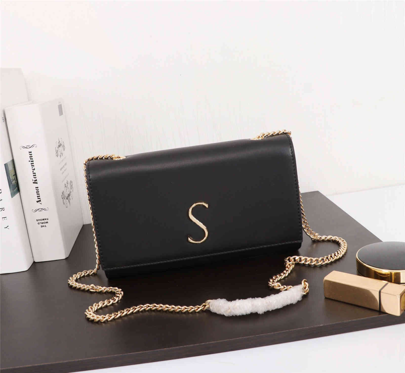 Evening Bags Shoulder Luxury Designer Crossbody Bag Purse High-quality Silver Chain Different colors Fashion brand Genuine leather with original box I7G3, 1# shoe box
Evening Bags Shoulder Luxury Designer Crossbody Bag Purse High-quality Silver Chain Different colors Fashion brand Genuine leather with original box I7G3, 1# shoe box
